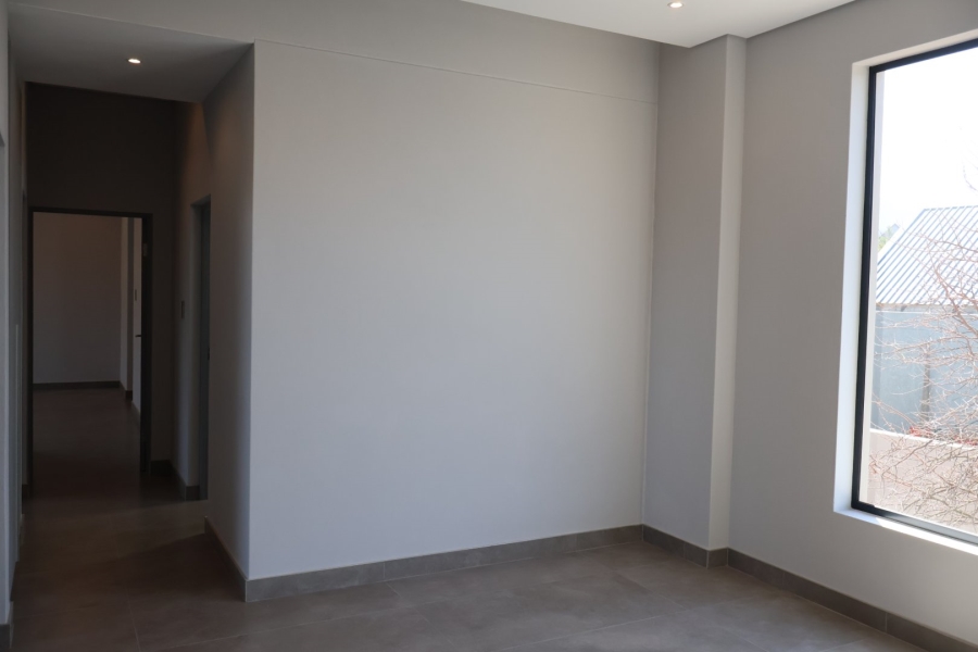 5 Bedroom Property for Sale in Kosmos North West
